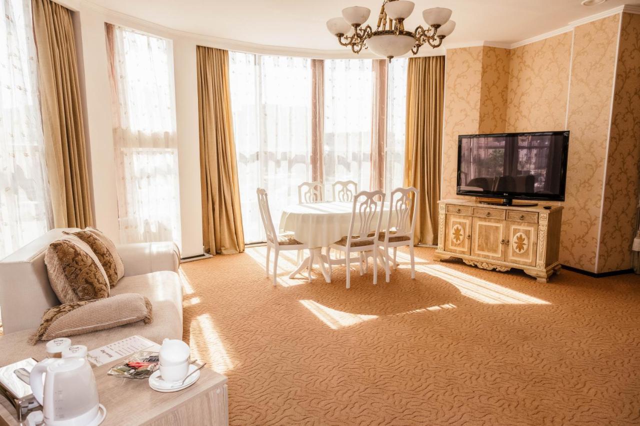 Golden Palace Aktau  Eksteriør billede