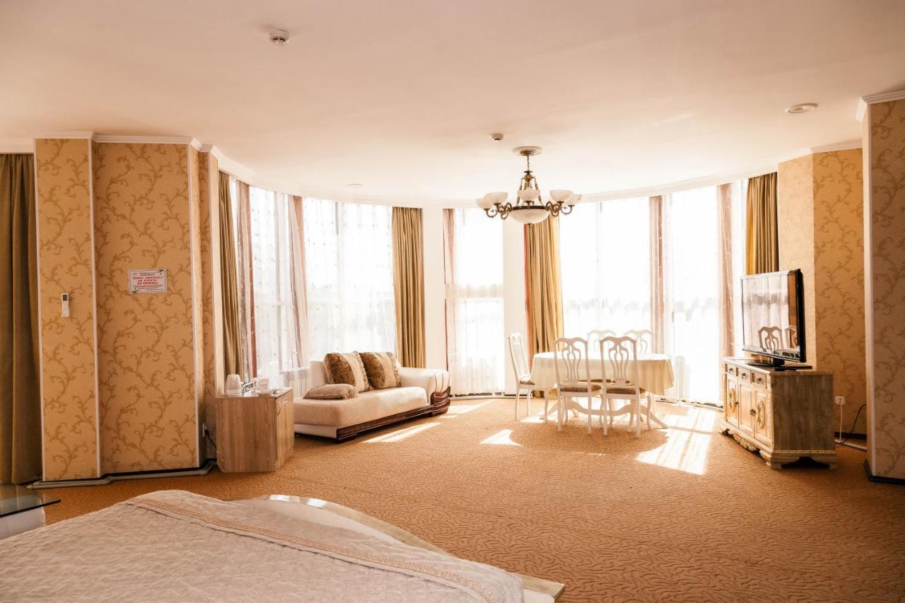 Golden Palace Aktau  Eksteriør billede