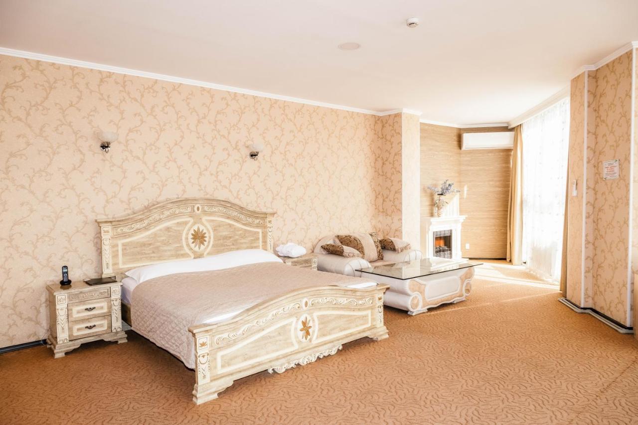 Golden Palace Aktau  Eksteriør billede