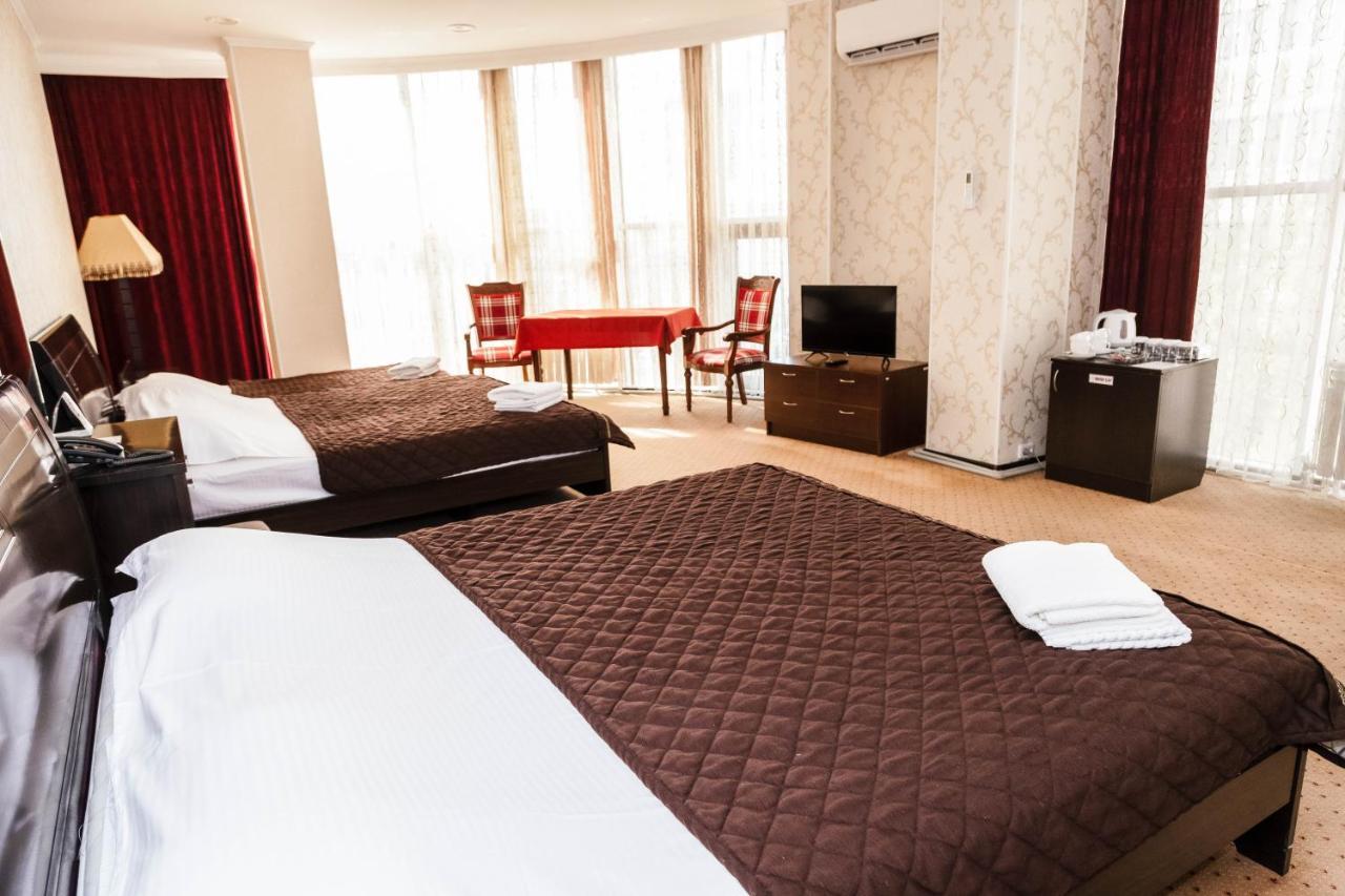 Golden Palace Aktau  Eksteriør billede